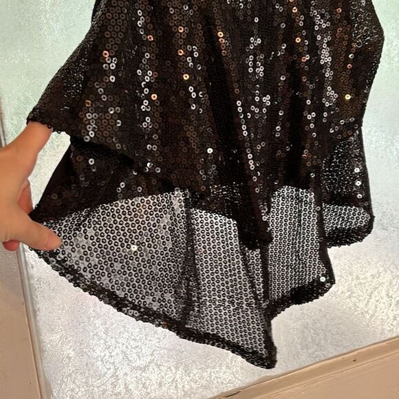 January 7 Women’s Black Sequined Tiered Cropped Asymmetrical Tank top size M - Picture 3 of 6
